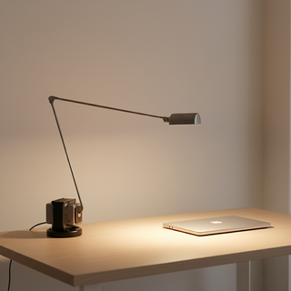 Minimalist Adjustable LED Desk Lamp With Articulated Arm