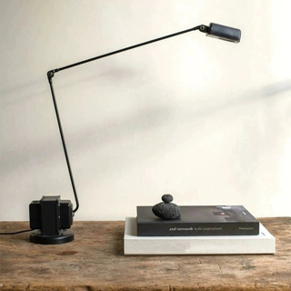 Minimalist Adjustable LED Desk Lamp With Articulated Arm