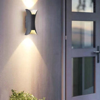 Curved LED Outdoor Wall Light For Garden And Corridor