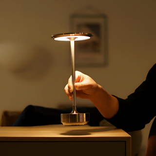 Dimmable Wireless Table Lamp