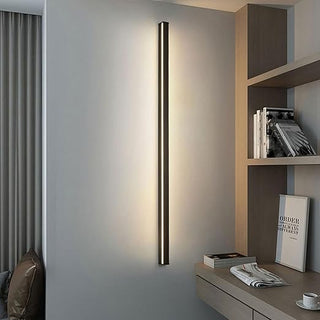 Nordic Minimalist LED Wall Light in Aluminium