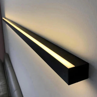 Nordic Minimalist LED Wall Light in Aluminium