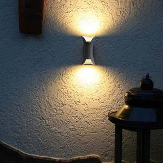 Curved LED Outdoor Wall Light For Garden And Corridor