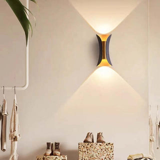 Curved LED Outdoor Wall Light For Garden And Corridor